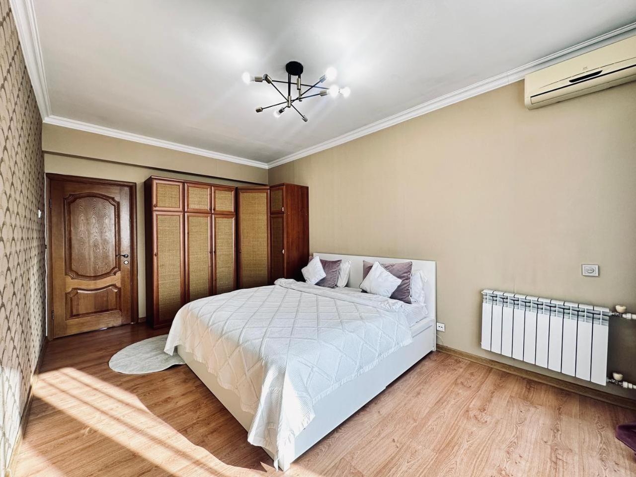 3 Ком Квартира На Абая Сейфуллина Almaty Eksteriør bilde