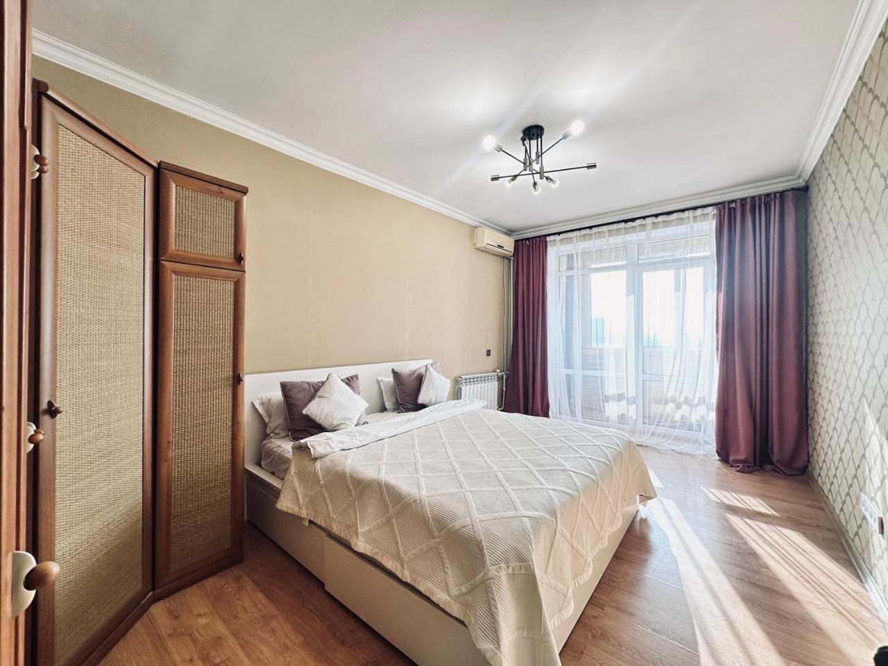 3 Ком Квартира На Абая Сейфуллина Almaty Eksteriør bilde